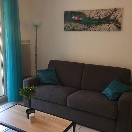 Apartamento Les Jardins De Louise-2 Pers Avec Parking-Terrasse Vénissieux Exterior foto